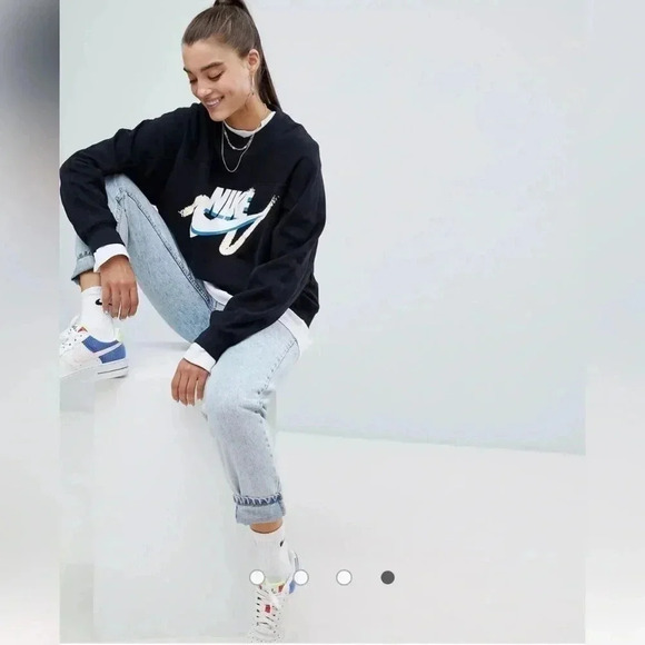 Nike Archive Black Scribble Logo Sweatshirt - Picture 8 of 8